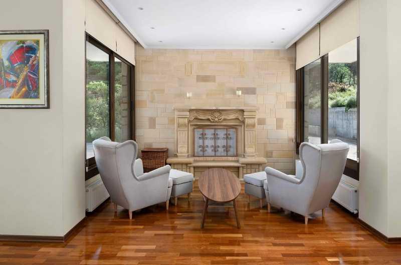 5-bedroom villa for sale: https://www.bazaraki.com/adv/5783833_5-bedroom-villa-for-sale (www.bazaraki.com)