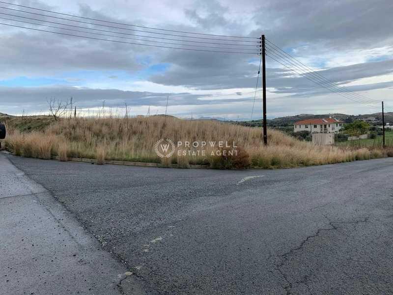 Residential land 602 m²: https://www.bazaraki.com/adv/5786641_residential-land-602-m2 (www.bazaraki.com)