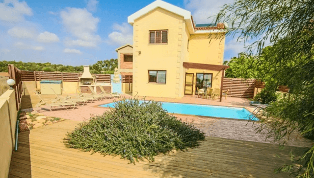 3-bedroom detached house for sale: https://www.bazaraki.com/adv/5786624_3-bedroom-detached-house-for-sale (www.bazaraki.com)