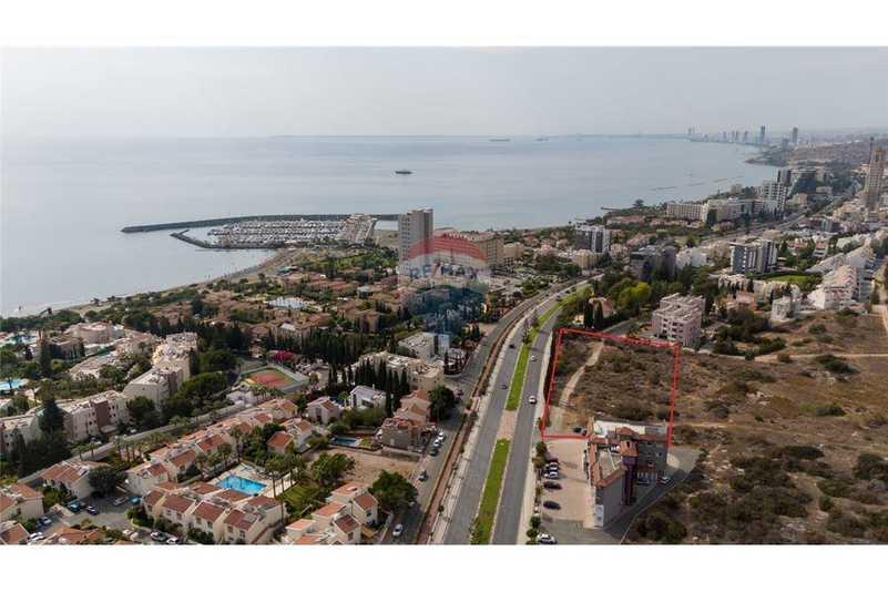 Commercial land 4604 m²: https://www.bazaraki.com/adv/5798085_commercial-land-4604-m2 (www.bazaraki.com)