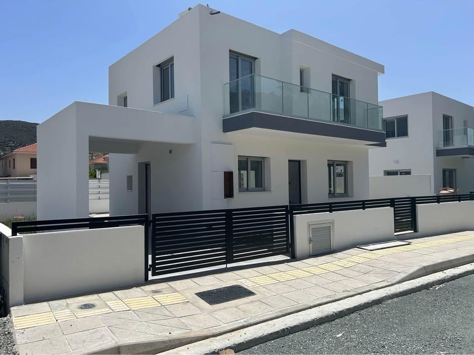 Brand new 3 bedroom detached house at Fasoula: https://www.facebook.com/marketplace/item/645442321649249 (www.facebook.com)