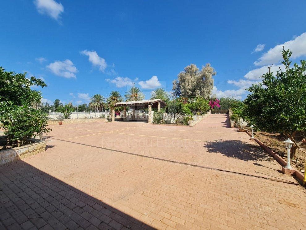 Large seaside villa for sale in Peyia area of Paphos: https://www.offer.com.cy/en/large-seaside-villa-for-sale-in-peyia-area-of-paphos/21-664980/ (www.offer.com.cy)