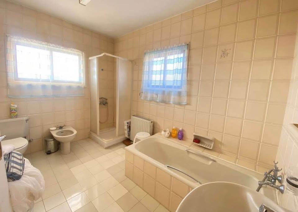 4 bedroom house: https://www.facebook.com/marketplace/item/696546582874063 (www.facebook.com)