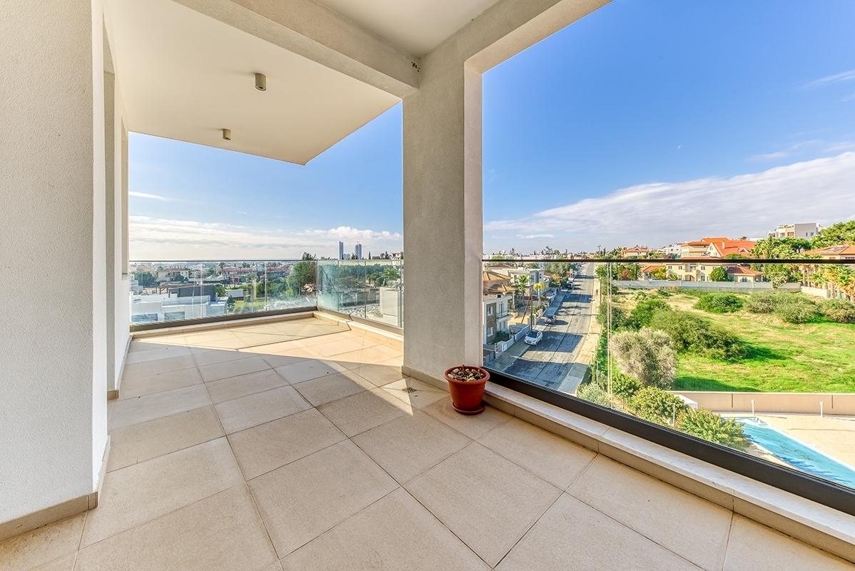 4-bedroom penthouse in Limassol №150196: https://dom.com.cy/en/catalog/rent/150196/ (dom.com.cy)