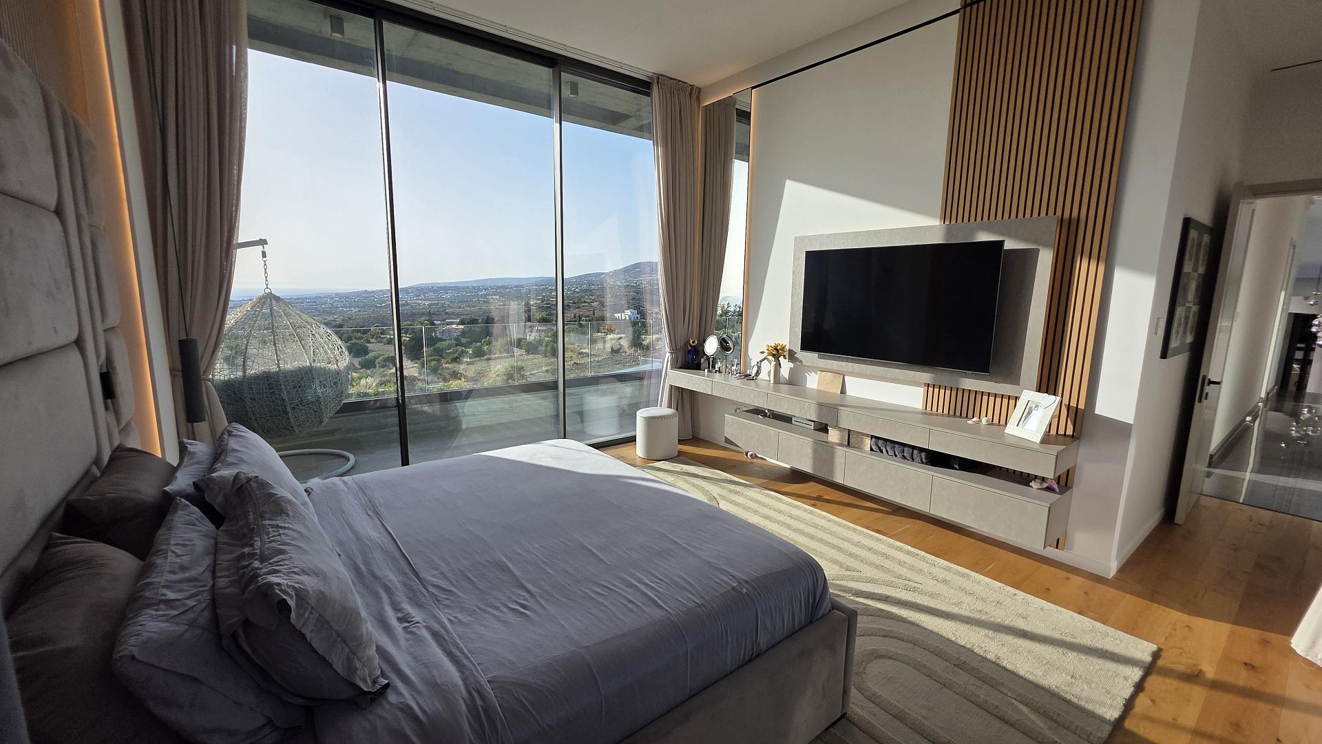 5-bedroom villa in Paphos № 152717: https://dom.com.cy/en/catalog/sale/152717/ (dom.com.cy)
