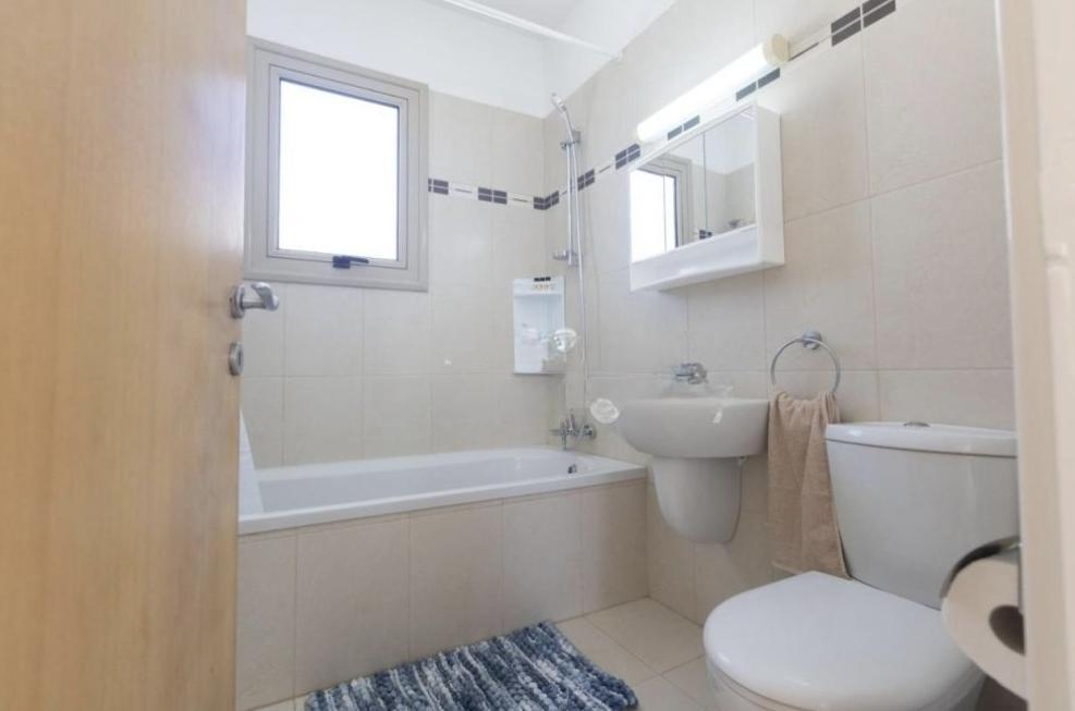 3-bedroom house in Famagusta №153794: https://dom.com.cy/en/catalog/rent/153794/ (dom.com.cy)