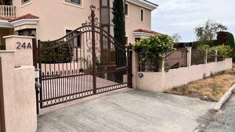 1-bedroom semi-detached to rent: https://www.bazaraki.com/adv/5793947_1-bedroom-semi-detached-to-rent (www.bazaraki.com)
