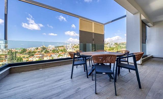 3-bedroom penthouse in Limassol №152662: https://dom.com.cy/en/catalog/rent/152662/ (dom.com.cy)