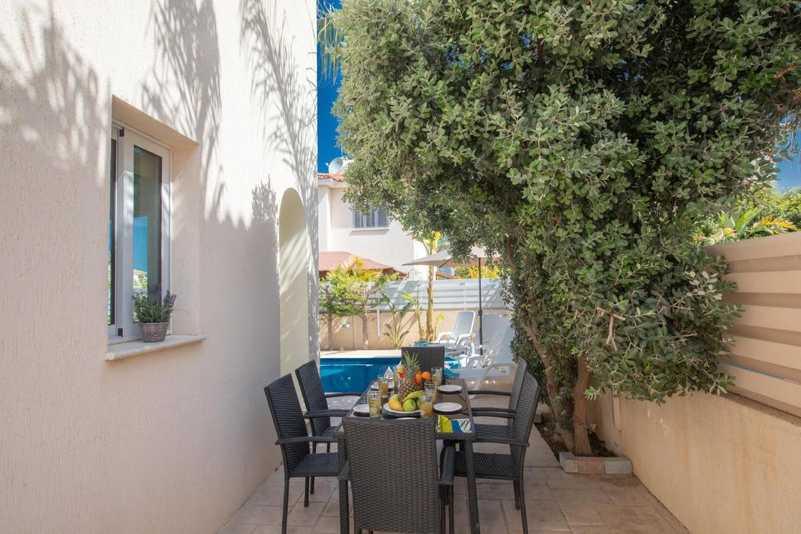 George's lux villa: https://www.bazaraki.com/adv/5793803_georges-lux-villa (www.bazaraki.com)
