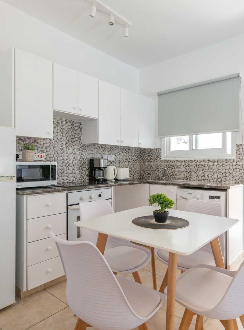 One bed flat in universal: https://www.bazaraki.com/adv/5796411_one-bed-flat-in-universal (www.bazaraki.com)