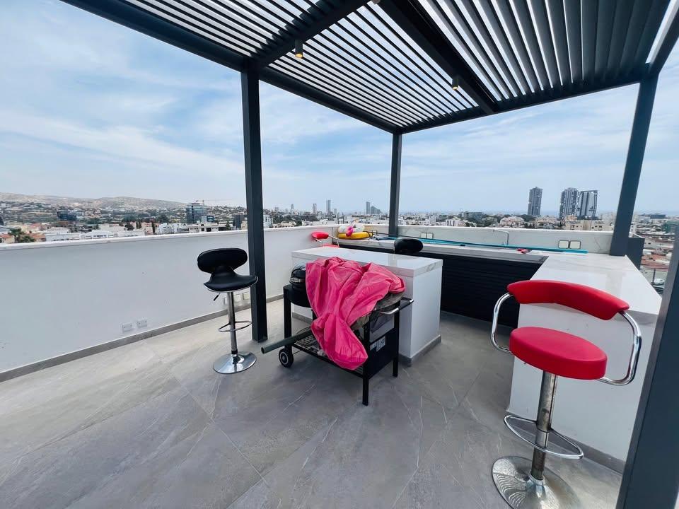 3 Beds 3 Baths Apartment/condo: https://www.facebook.com/marketplace/item/1189328872495519 (www.facebook.com)