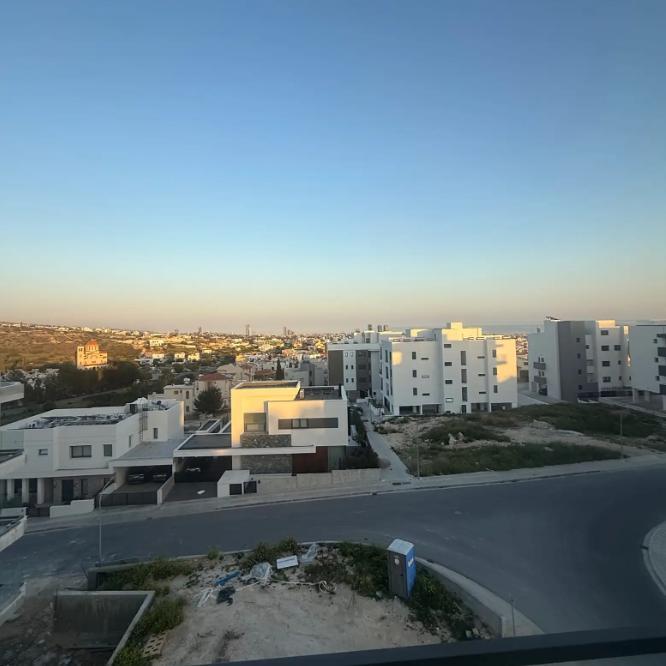 3-bedroom penthouse in Limassol №152796: https://dom.com.cy/en/catalog/rent/152796/ (dom.com.cy)