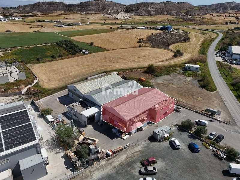 Warehouse in alambra: https://www.bazaraki.com/adv/5797497_warehouse-in-alambra (www.bazaraki.com)