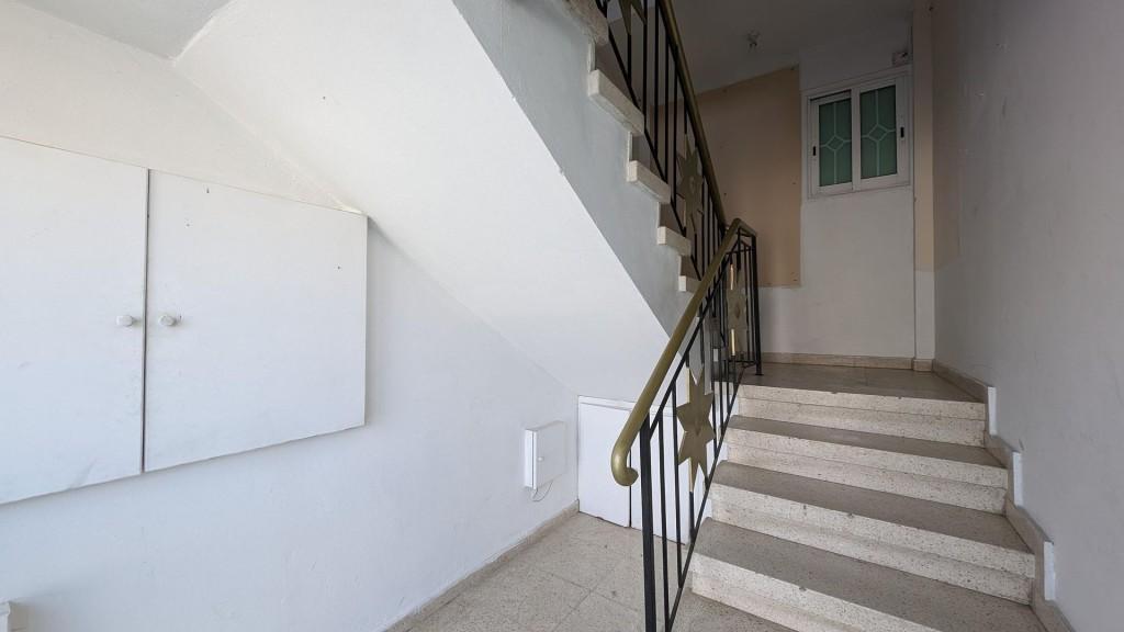 Residential Building 362 SQM For Sale: https://www.zyprus.com/property/39148/9-bedrooms-building-residential-building-in-kaimakli-nicosia (www.zyprus.com)