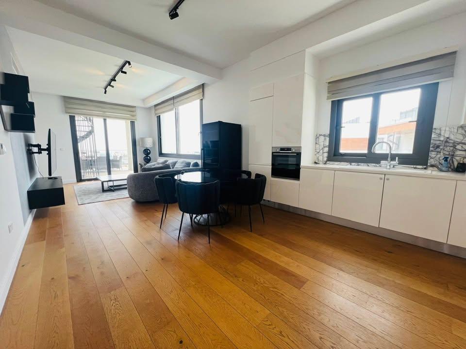 3 Beds 3 Baths Apartment/condo: https://www.facebook.com/marketplace/item/1189328872495519 (www.facebook.com)