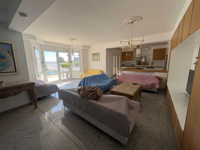6-bedroom villa to rent: https://www.bazaraki.com/adv/5794250_6-bedroom-villa-to-rent (www.bazaraki.com)