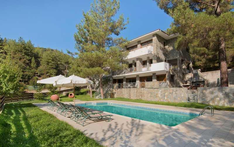5-bedroom villa for sale: https://www.bazaraki.com/adv/5783833_5-bedroom-villa-for-sale (www.bazaraki.com)