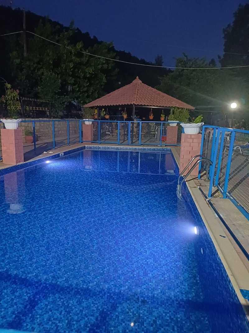 6-bedroom villa for sale: https://www.bazaraki.com/adv/5793835_6-bedroom-villa-for-sale (www.bazaraki.com)
