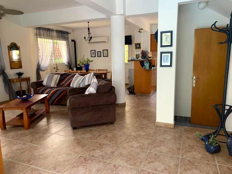 3-bedroom detached house to rent: https://www.bazaraki.com/adv/5796968_3-bedroom-detached-house-to-rent (www.bazaraki.com)