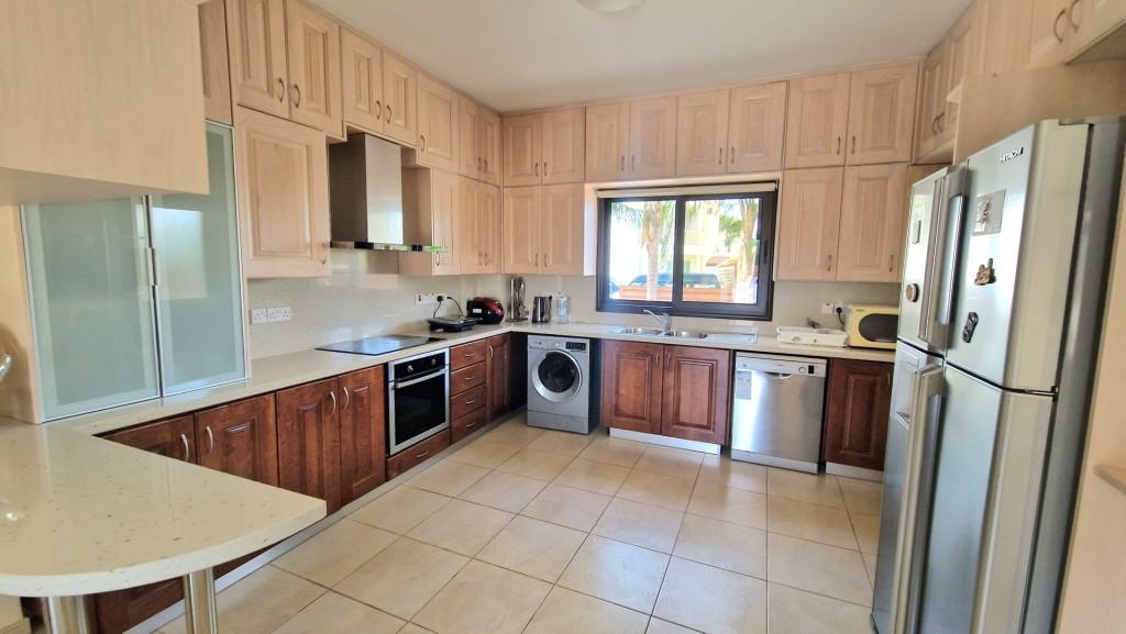3 Bedroom Detached House For Sale: https://www.zyprus.com/property/39366/3-bedrooms-house-detached-house-in-frenaros-famagusta (www.zyprus.com)