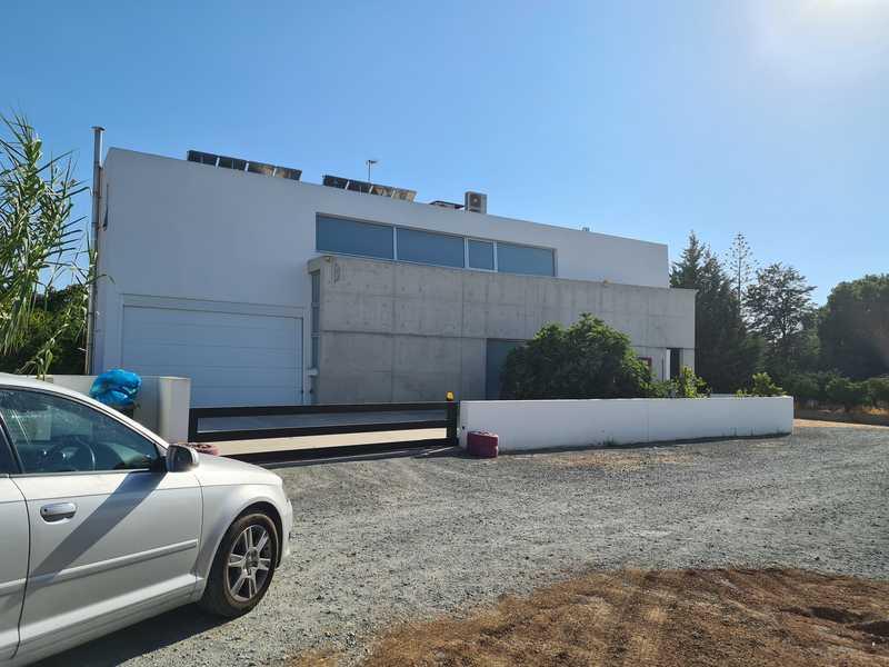 4-bedroom detached house for sale: https://www.bazaraki.com/adv/5797390_6-bedroom-detached-house-for-sale (www.bazaraki.com)