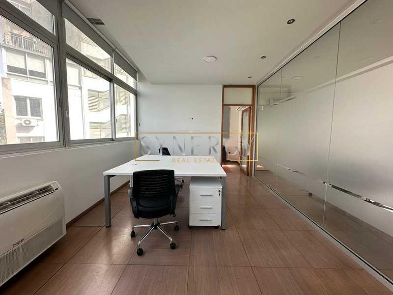 Modern office in city center: https://www.bazaraki.com/adv/5786413_modern-office-in-city-center (www.bazaraki.com)