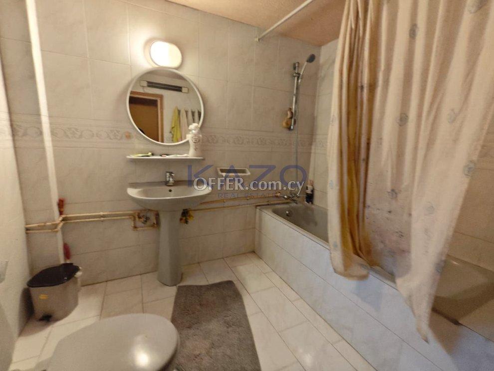 Spacious Semi-Detached House for Sale in Katholiki: https://www.offer.com.cy/en/spacious-semi-detached-house-for-sale-in-katholiki/21-816123/ (www.offer.com.cy)