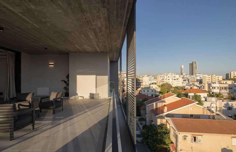 4-bedroom apartment for sale: https://www.bazaraki.com/adv/5796175_4-bedroom-apartment-for-sale (www.bazaraki.com)