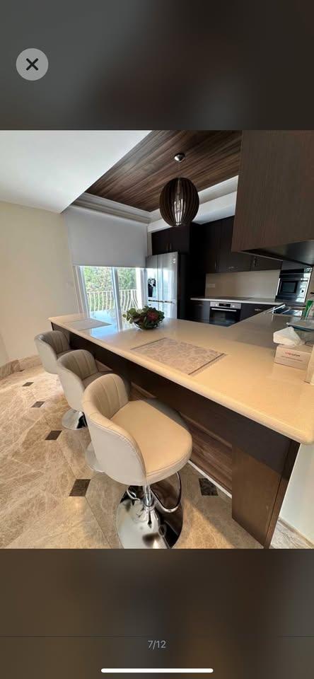 4 Beds 2 Baths House: https://www.facebook.com/marketplace/item/1209334443872119 (www.facebook.com)
