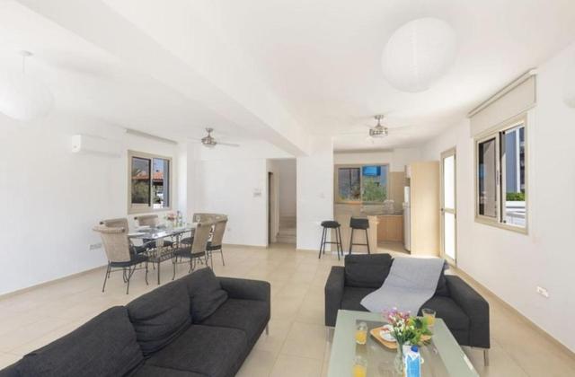 3-bedroom house in Famagusta №153794: https://dom.com.cy/en/catalog/rent/153794/ (dom.com.cy)