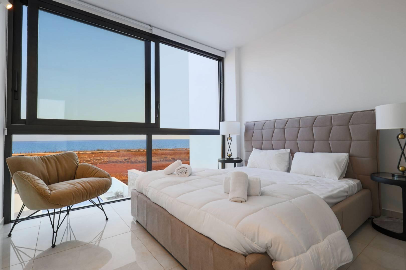 New 5-bedroom villa in Famagusta № 152193: https://dom.com.cy/en/catalog/sale/152193/ (dom.com.cy)