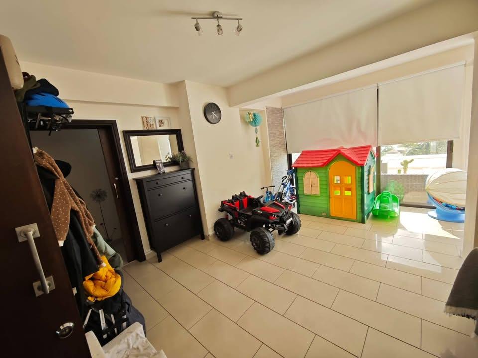 3 Bedroom Penthouse: https://www.facebook.com/marketplace/item/9767873843293947 (www.facebook.com)