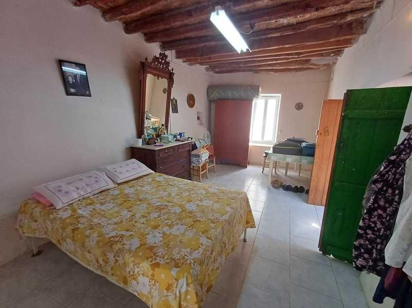 4-bedroom semi-detached for sale: https://www.bazaraki.com/adv/5787352_4-bedroom-semi-detached-for-sale (www.bazaraki.com)