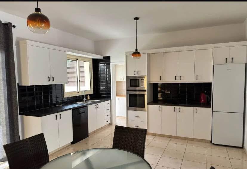 4 bedroom house for rent in Germasogia close to Sklavenitis: https://www.facebook.com/marketplace/item/1371929907288344 (www.facebook.com)