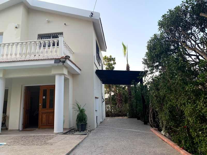 3-bedroom detached house to rent: https://www.bazaraki.com/adv/5796968_3-bedroom-detached-house-to-rent (www.bazaraki.com)