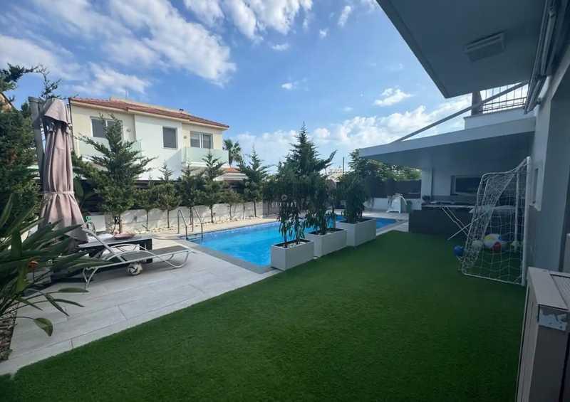 4-bedroom detached house for sale: https://www.bazaraki.com/adv/5795325_4-bedroom-detached-house-for-sale (www.bazaraki.com)