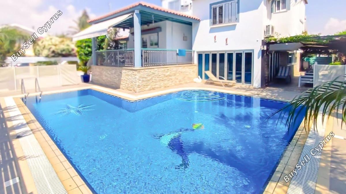 5 Bedroom Detached house for sale in Livadia Larnacas, Larnaca: https://www.buysellcyprus.com/property-for-sale/larnaca/livadia-larnacas/5-bed-detached-house-for-sale-livadia-larnacas-larnaca-1795539.html (www.buysellcyprus.com)