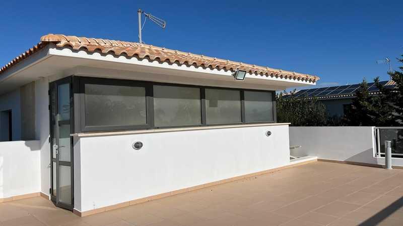 3-bedroom villa to rent: https://www.bazaraki.com/adv/5792476_3-bedroom-villa-to-rent (www.bazaraki.com)