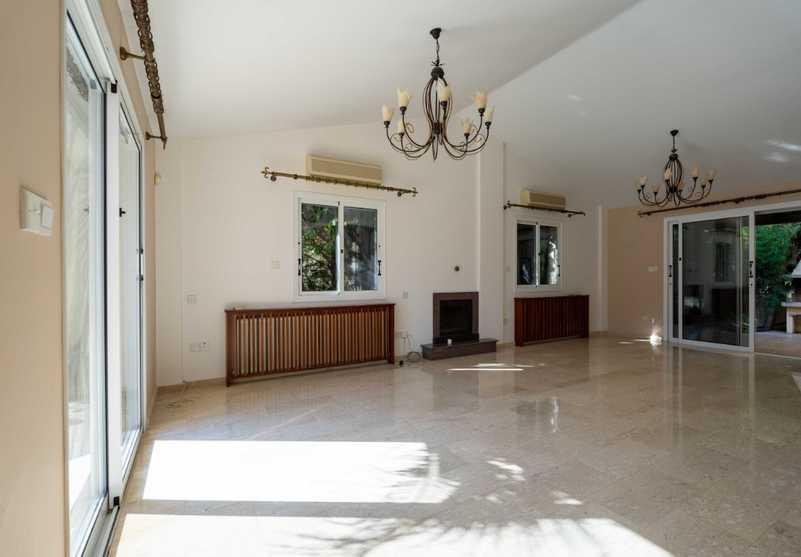 4-bedroom villa for sale: https://www.bazaraki.com/adv/5793706_4-bedroom-villa-for-sale (www.bazaraki.com)