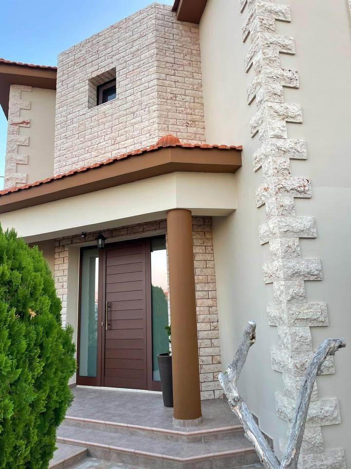 🏡 𝐅𝐨𝐫 𝐑𝐞𝐧𝐭: 𝐒𝐩𝐚𝐜𝐢𝐨𝐮𝐬 𝟓-𝐁𝐞𝐝𝐫𝐨𝐨𝐦 𝐇𝐨𝐦𝐞 𝐢𝐧 𝐏𝐫𝐢𝐦𝐞 𝐋𝐢𝐯𝐚𝐝𝐢𝐚 𝐋𝐨: https://www.facebook.com/marketplace/item/731476569308204 (www.facebook.com)