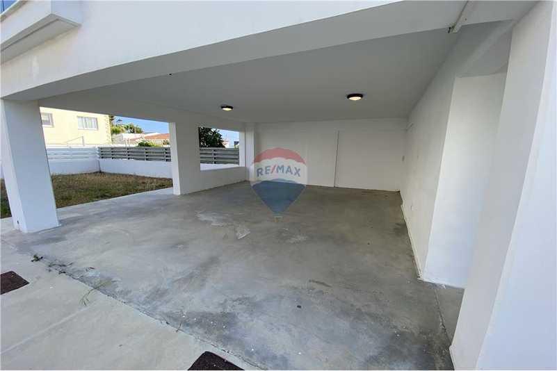 3-bedroom detached house for sale: https://www.bazaraki.com/adv/5787672_3-bedroom-detached-house-for-sale (www.bazaraki.com)