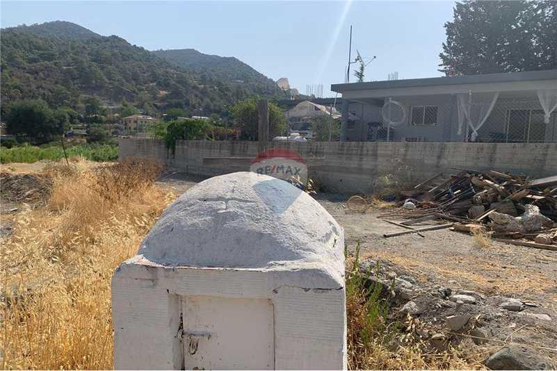 Residential land 1339 m²: https://www.bazaraki.com/adv/5798159_residential-land-1339-m2 (www.bazaraki.com)