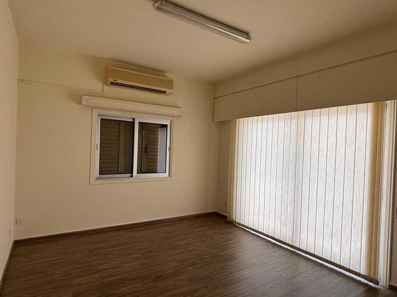 3-bedroom apartment to rent: https://www.bazaraki.com/adv/5795758_3-bedroom-apartment-to-rent (www.bazaraki.com)