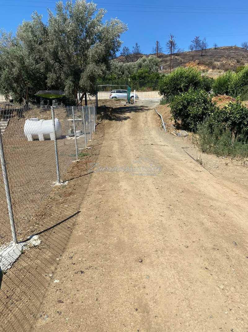 Agricultural land 576 m²: https://www.bazaraki.com/adv/5797553_agricultural-land-576-m2 (www.bazaraki.com)