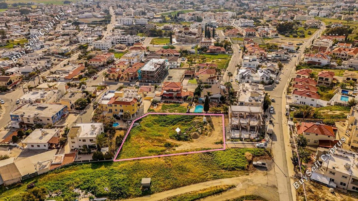 1,982 SQM Residential Land for sale in Oroklini, Larnaca: https://www.buysellcyprus.com/property-for-sale/larnaca/oroklini/land-for-sale-oroklini-larnaca-1796736.html (www.buysellcyprus.com)