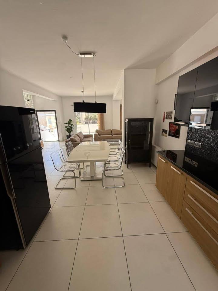 3 bedroom nice furnished house in Limassol: https://www.facebook.com/marketplace/item/1357071718898155 (www.facebook.com)