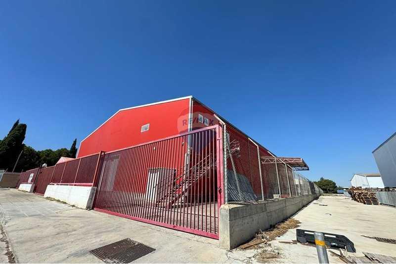 Prime industrial warehouse in aradippou: https://www.bazaraki.com/adv/5789318_prime-industrial-warehouse-in-aradippou (www.bazaraki.com)