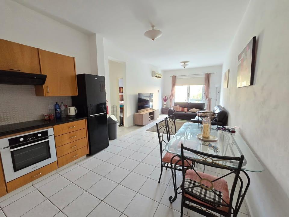 2 Beds 1 Bath Apartment/condo: https://www.facebook.com/marketplace/item/681639461328966 (www.facebook.com)