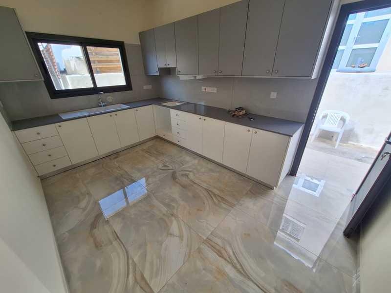 2-bedroom semi-detached to rent: https://www.bazaraki.com/adv/5794561_2-bedroom-semi-detached-to-rent (www.bazaraki.com)