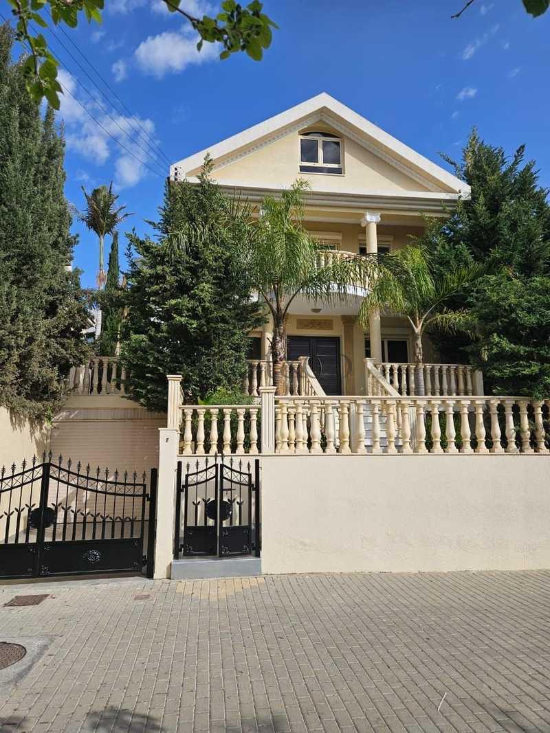 6-bedroom villa for sale: https://www.bazaraki.com/adv/5798373_6-bedroom-villa-for-sale (www.bazaraki.com)